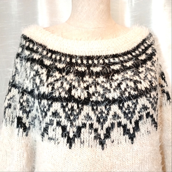 Knox Rose Fuzzy Sweater, Women, South West Knit, Round Neck, Knit, Black/Cream,M - Picture 2 of 14